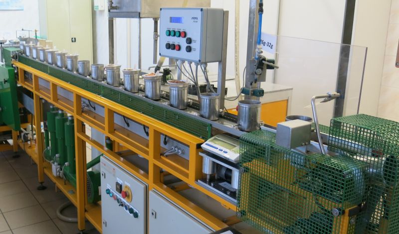 Przeprowadzono badania sprawdzające w laboratoriach surowcowych Cukrowni